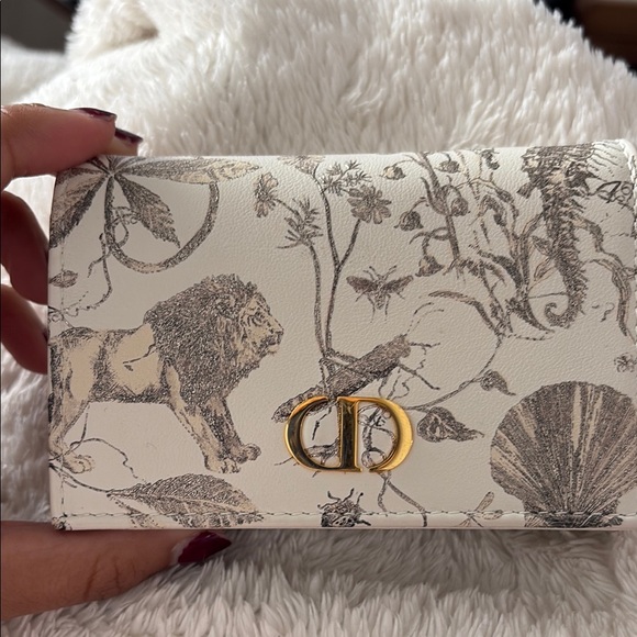 Dior White and Gold Women's Bag - Picture 1 of 6